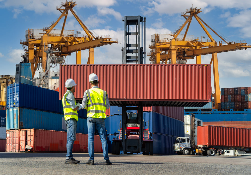 Efficiency in Container Handling: Equipment and Best Practices